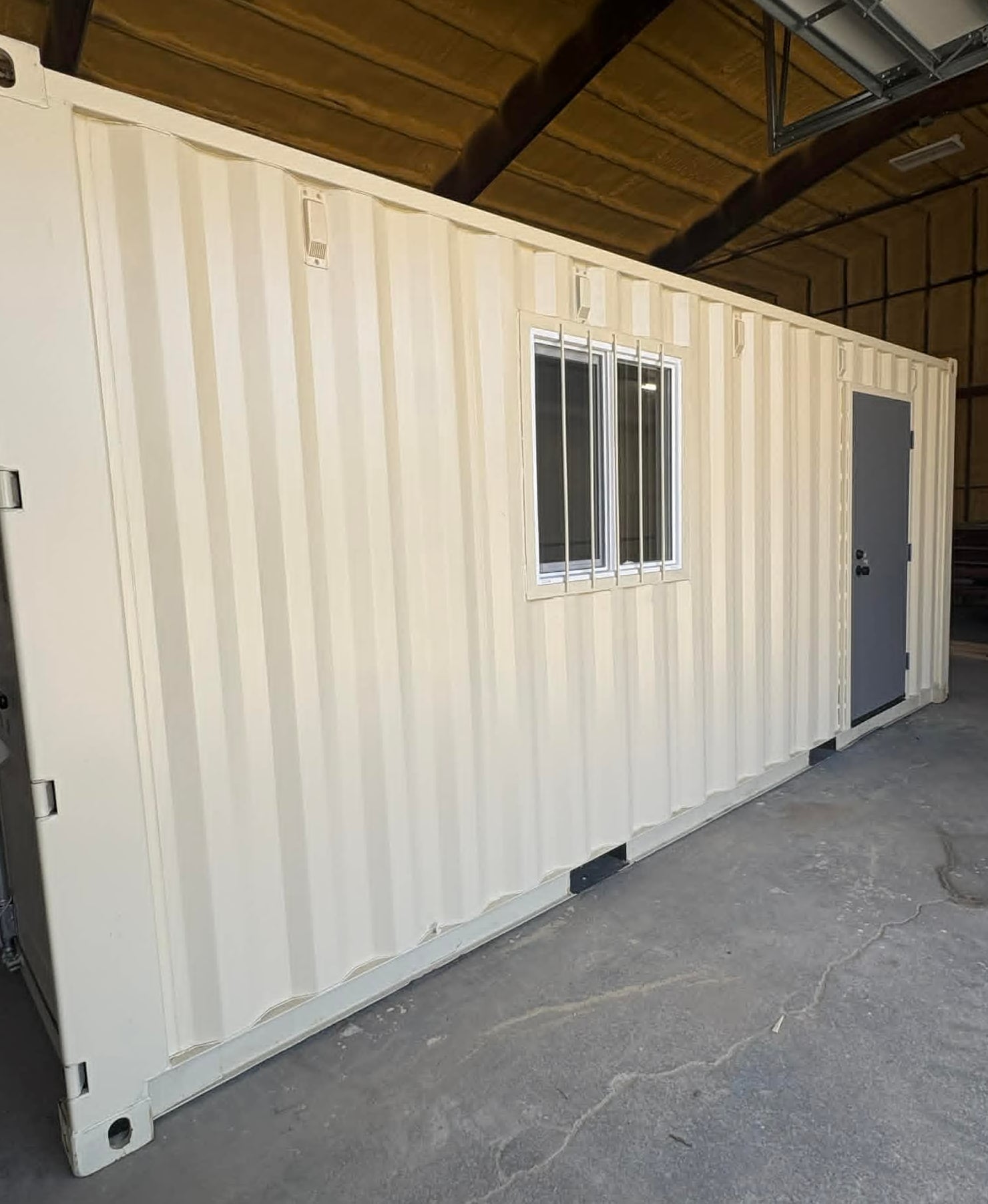 20-foot container office — view 9